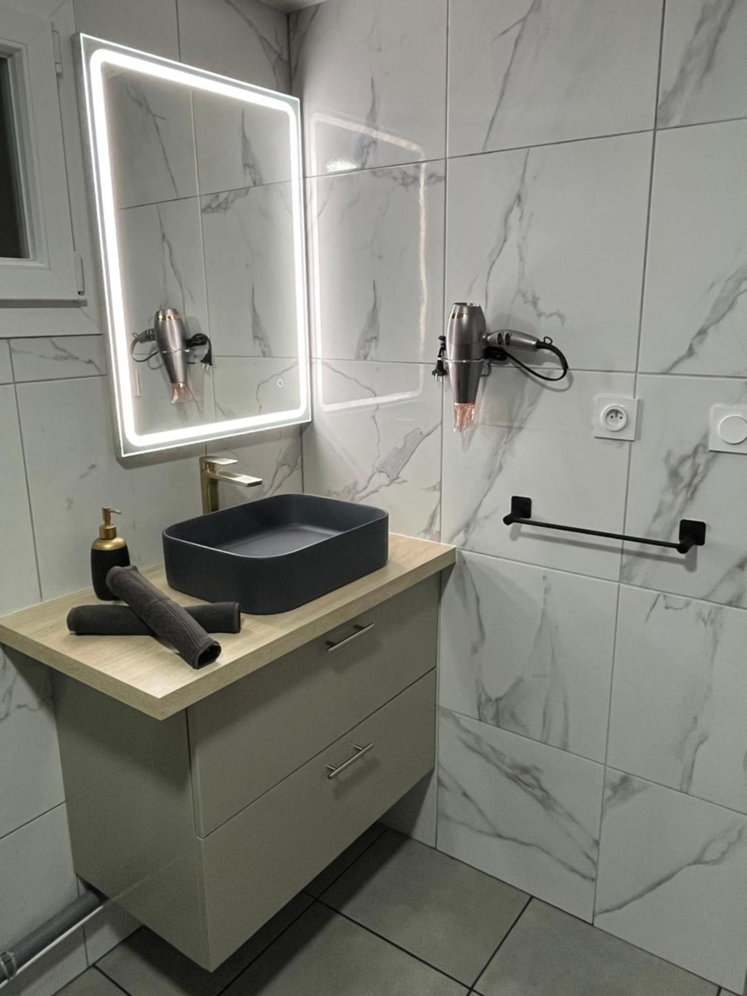 Galaxy Spa - Suite Mercure Jacuzzi Privatif Champigneulles Εξωτερικό φωτογραφία