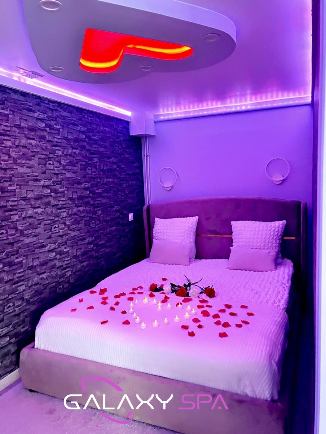 Galaxy Spa - Suite Mercure Jacuzzi Privatif Champigneulles Εξωτερικό φωτογραφία
