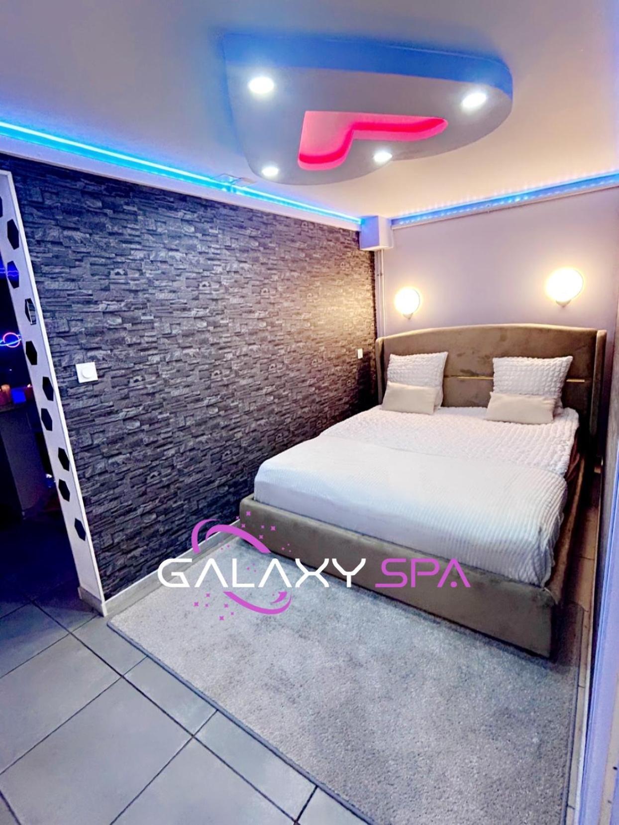 Galaxy Spa - Suite Mercure Jacuzzi Privatif Champigneulles Εξωτερικό φωτογραφία