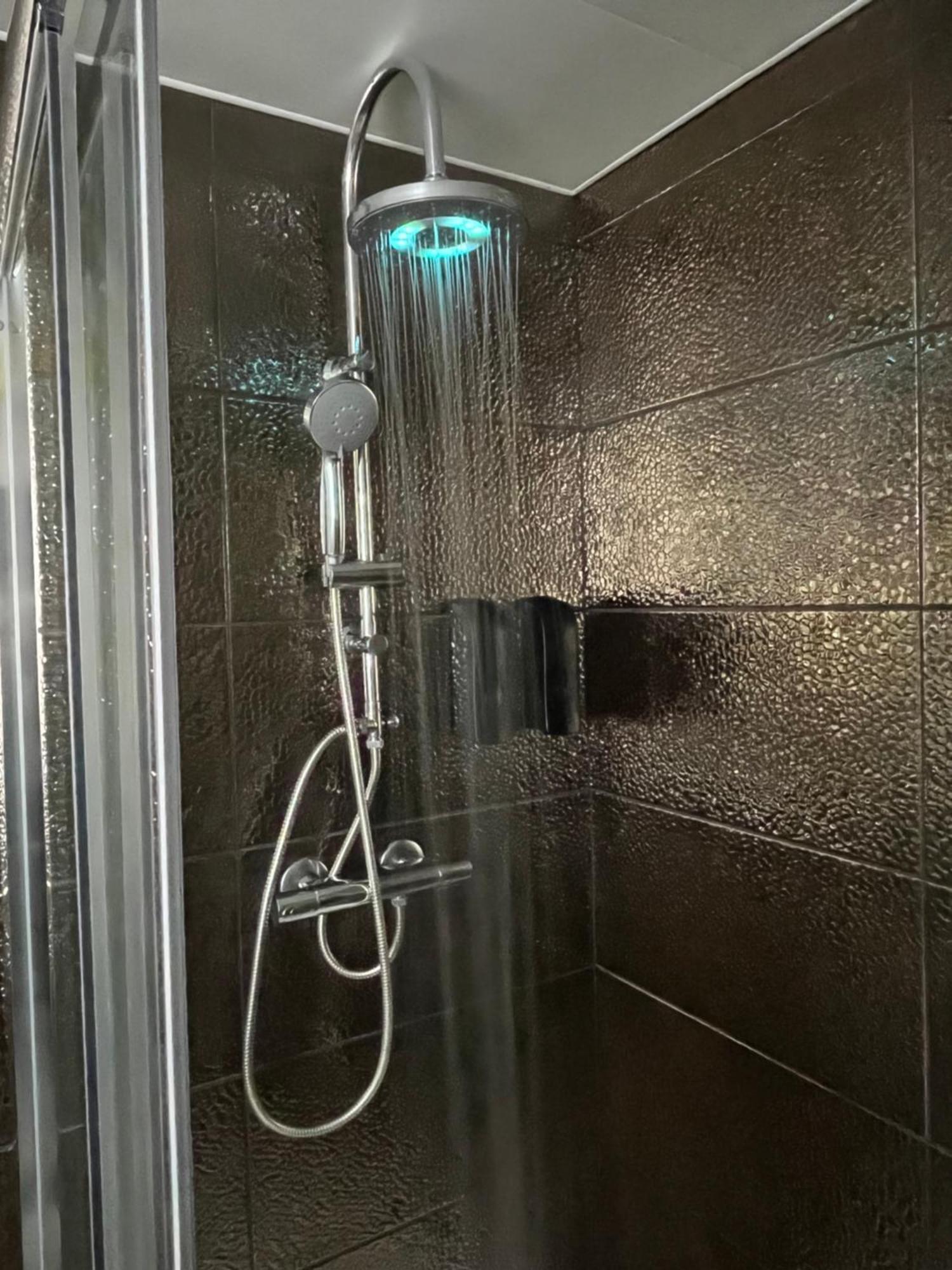 Galaxy Spa - Suite Mercure Jacuzzi Privatif Champigneulles Εξωτερικό φωτογραφία