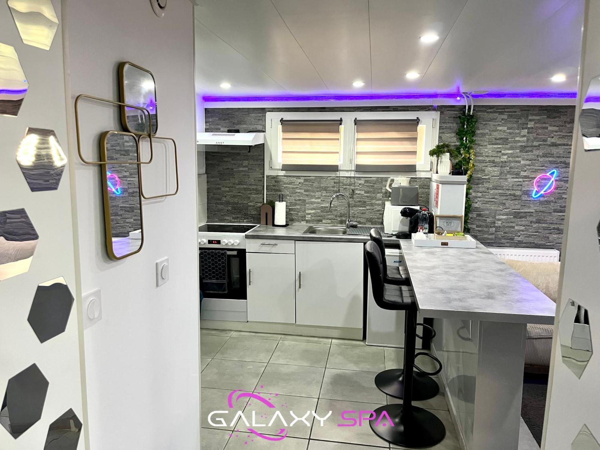 Galaxy Spa - Suite Mercure Jacuzzi Privatif Champigneulles Εξωτερικό φωτογραφία